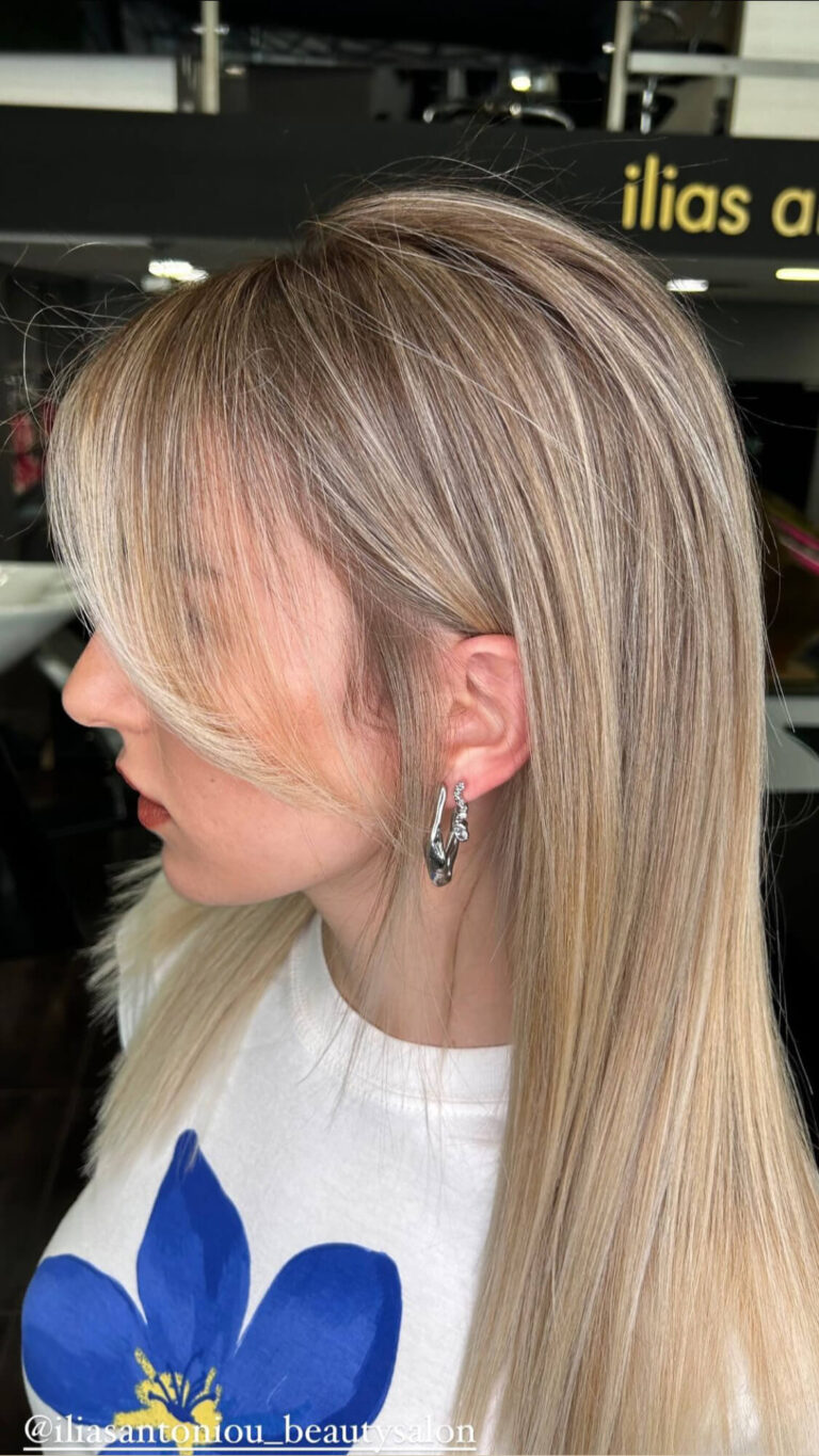 Professional stylist Airtouch Balayage